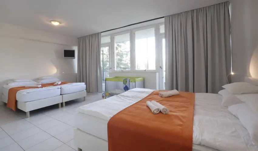 Holiday Hotel Csopak Csopak - El�refizet�si kedvezm�ny (1 �jt�l)