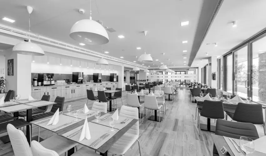 Akadmia Hotel Balatonfred - Balatoni kedvezmnyes rak reggelivel, frdhasznlattal (1 jtl)