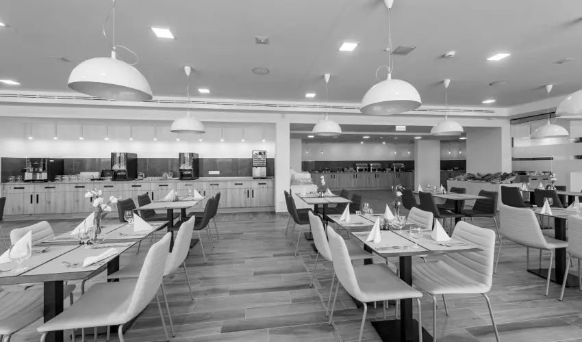 Akadmia Hotel Balatonfred - Balatoni kedvezmnyes rak reggelivel, frdhasznlattal (1 jtl)