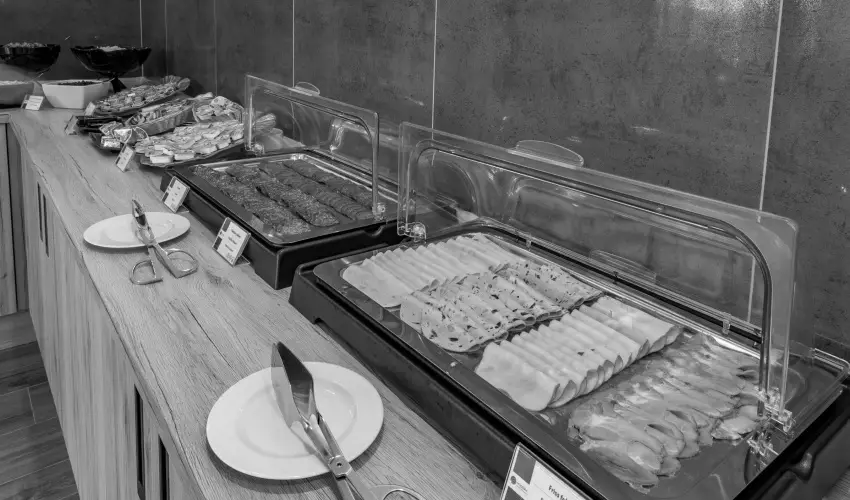 Akadmia Hotel Balatonfred - Balatoni kedvezmnyes rak reggelivel, frdhasznlattal (1 jtl)