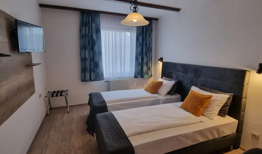 Hotel Bacchus Keszthely - Balatoni kedvezmnyes rak reggelis elltssal (1 jtl)