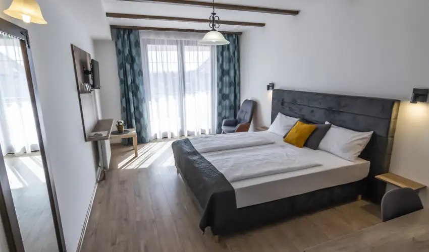 Hotel Bacchus Keszthely - Balatoni kedvezmnyes rak reggelis elltssal (1 jtl)