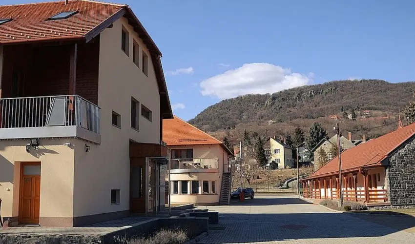 Hotel Halászkert Badacsony - Március 15.