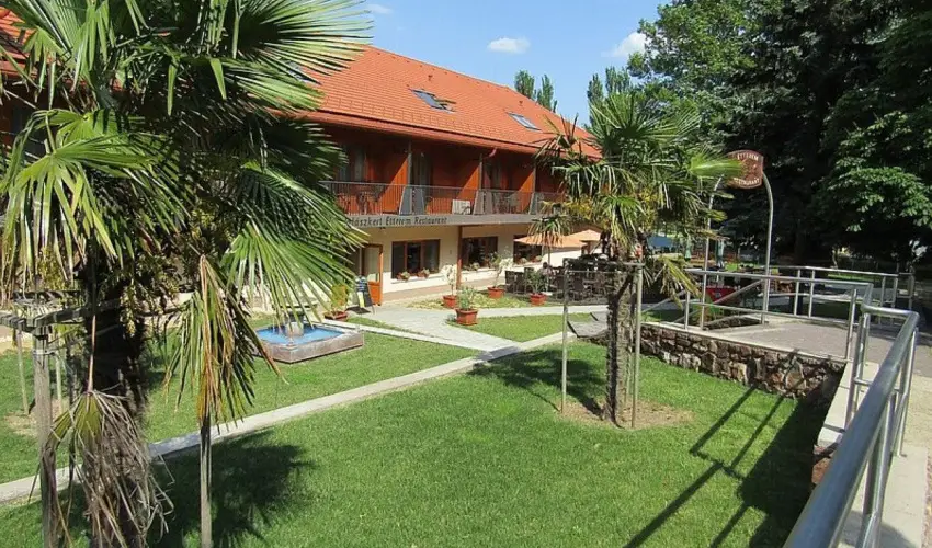 Hotel Halászkert Badacsony - Március 15.