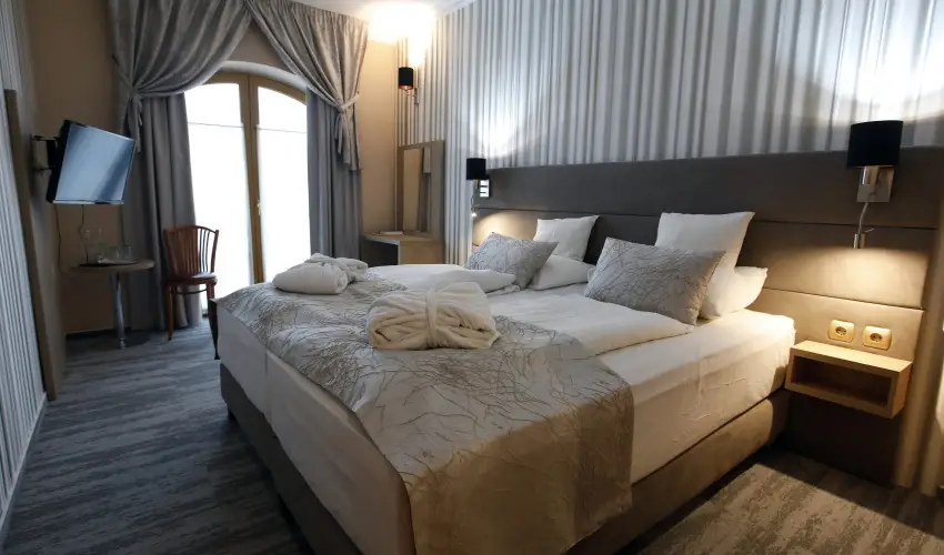 Hotel Laroba Alsrs - Kt nnep kztt (min. 2 j)