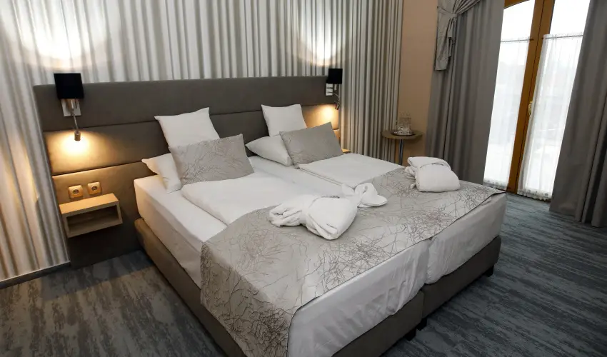 Hotel Laroba Alsrs - Kt nnep kztt (min. 2 j)