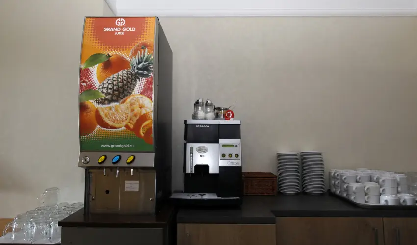 Hotel Laroba Alsrs - Kt nnep kztt (min. 2 j)