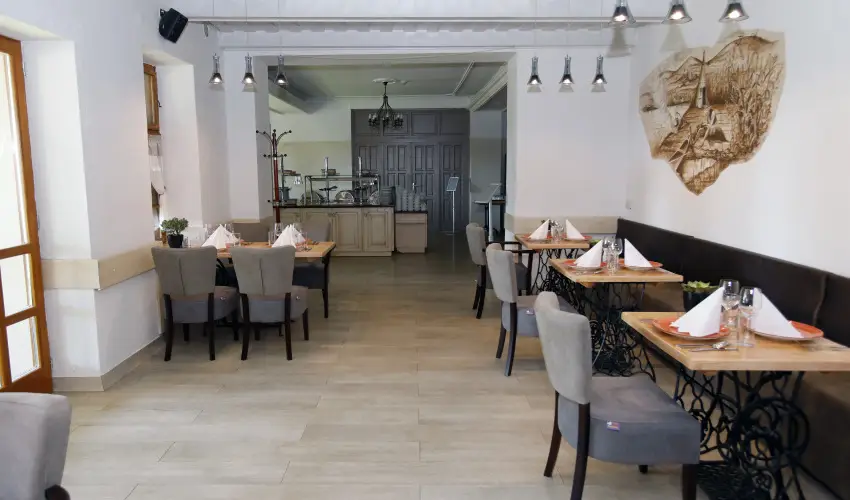 Hotel Laroba Alsrs - Kt nnep kztt (min. 2 j)