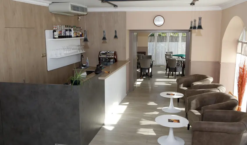 Hotel Laroba Alsrs - Kt nnep kztt (min. 2 j)