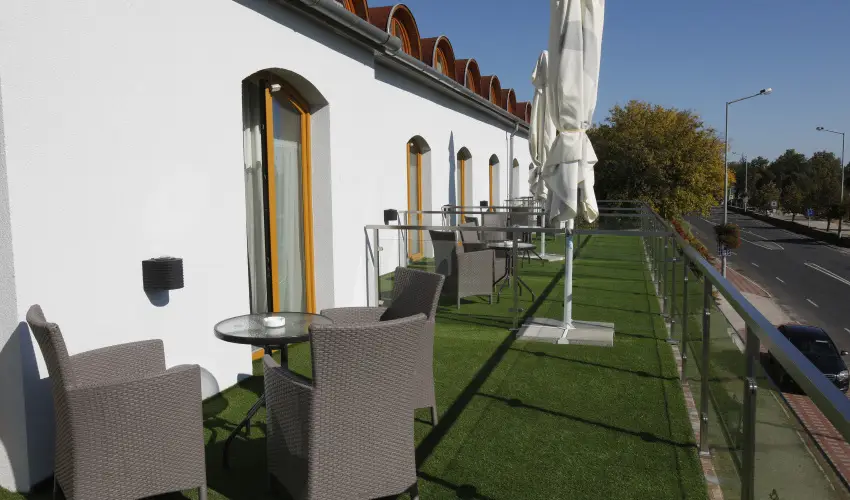 Hotel Laroba Alsrs - Kt nnep kztt (min. 2 j)