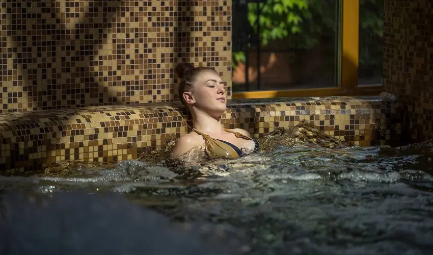 Hotel Laroba Alsrs - Kt nnep kztt (min. 2 j)