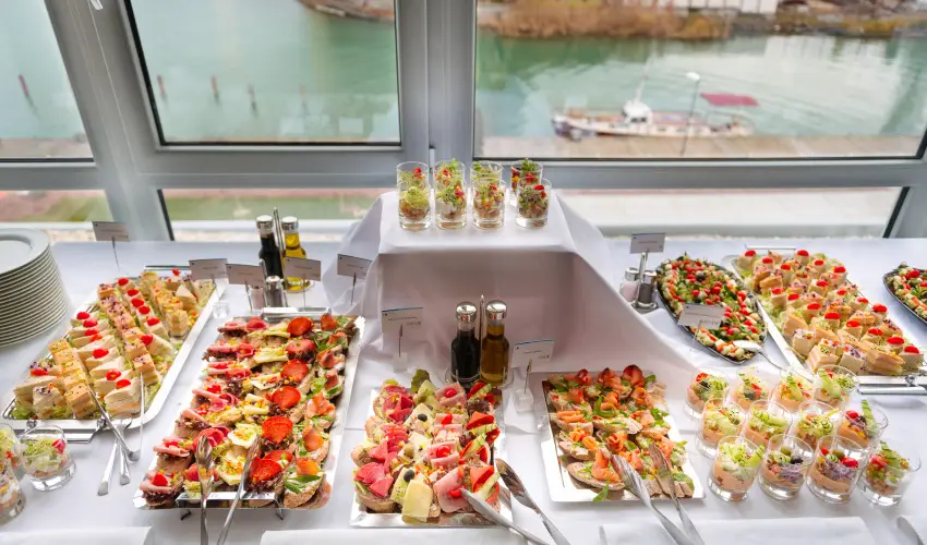 Hotel Yacht Wellness & Business Sifok - Balatoni kedvezmnyes r flpanzival (1 jtl)