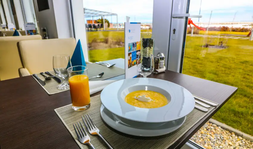 Hotel Yacht Wellness & Business Sifok - Balatoni kedvezmnyes r flpanzival (1 jtl)