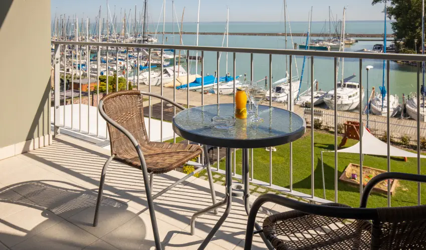 Hotel Yacht Wellness & Business Sifok - Balatoni kedvezmnyes r flpanzival (1 jtl)