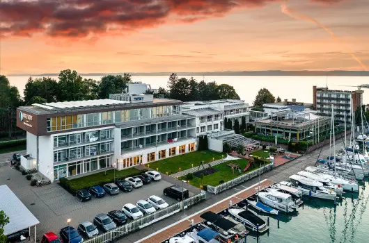 Hotel Yacht Wellness & Business - Kedvezm�nyes �r f�lpanzi�val (min. 2 �j)