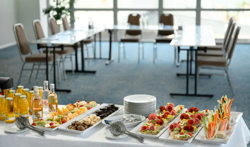 Hotel Yacht Wellness & Business Si�fok - Balatoni kedvezm�nyes �r f�lpanzi�val (1 �jt�l)