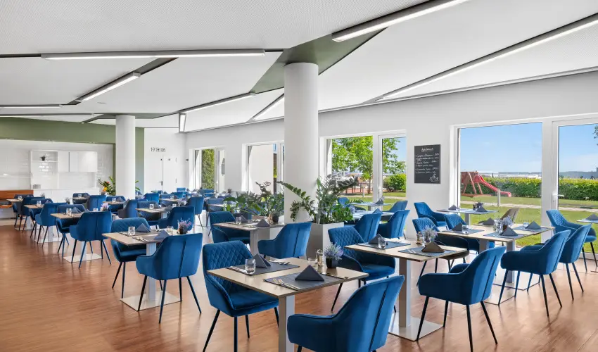 Hotel Yacht Wellness & Business Si�fok - Balatoni kedvezm�nyes �r f�lpanzi�val (1 �jt�l)