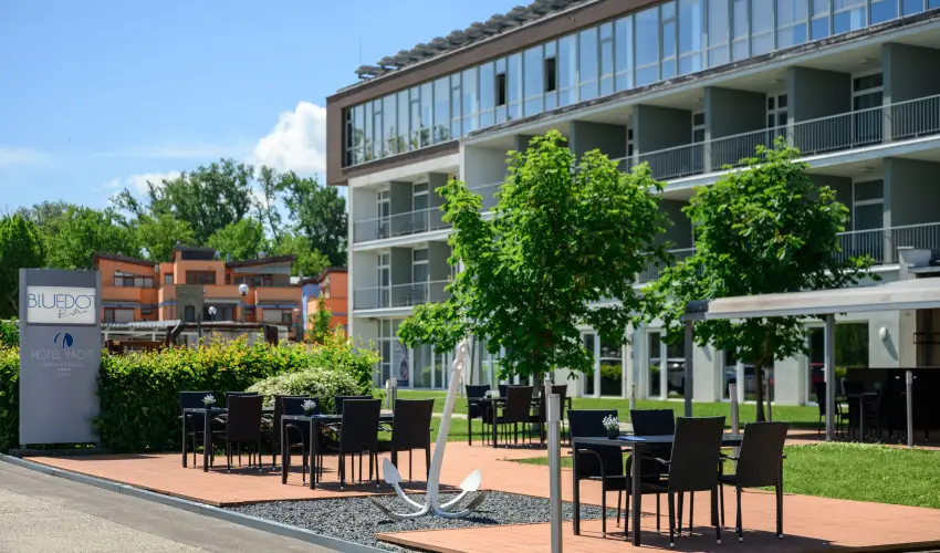 Hotel Yacht Wellness & Business Si�fok - Balatoni kedvezm�nyes �r f�lpanzi�val (1 �jt�l)