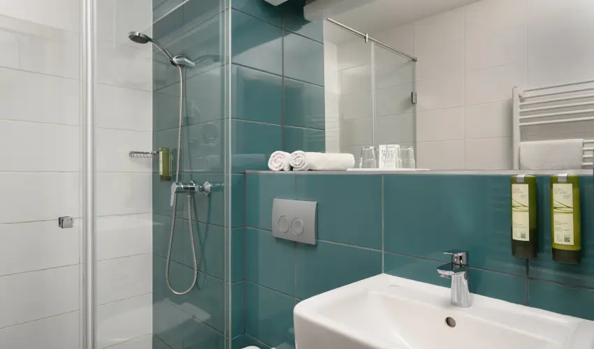 Hotel Yacht Wellness & Business Si�fok - Balatoni kedvezm�nyes �r f�lpanzi�val (1 �jt�l)