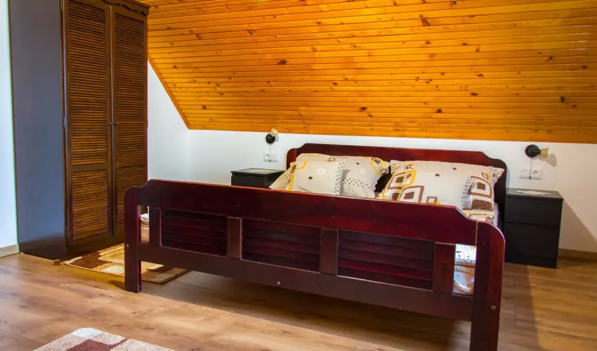 Huszr Vendghz rvnyes - Balatoni kedvezmnyes rak (1 jtl)