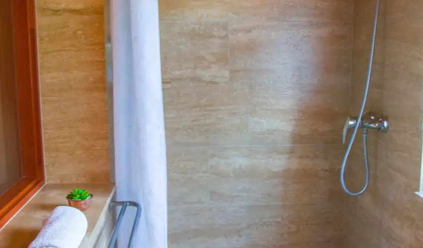 Huszr Vendghz rvnyes - Balatoni kedvezmnyes rak (1 jtl)