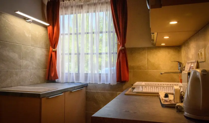 Huszr Vendghz rvnyes - Balatoni kedvezmnyes rak (1 jtl)