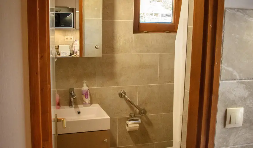 Huszr Vendghz rvnyes - Balatoni kedvezmnyes rak (1 jtl)