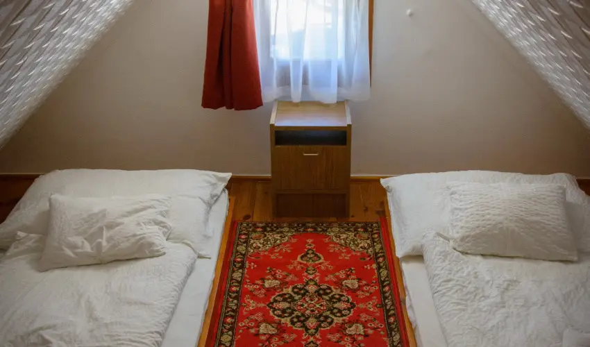 Huszr Vendghz rvnyes - Balatoni kedvezmnyes rak (1 jtl)