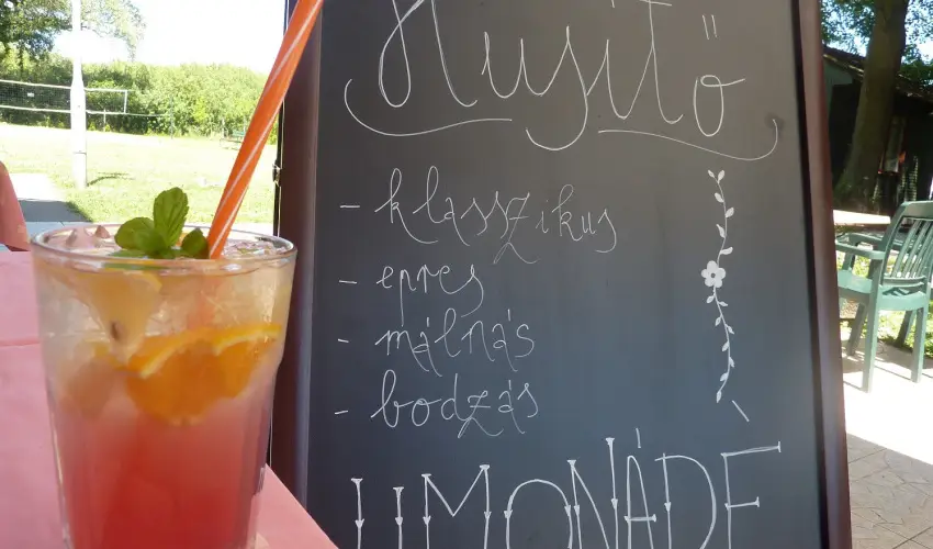 Zsanett Hotel Balatonkeresztr - Augusztus 20.