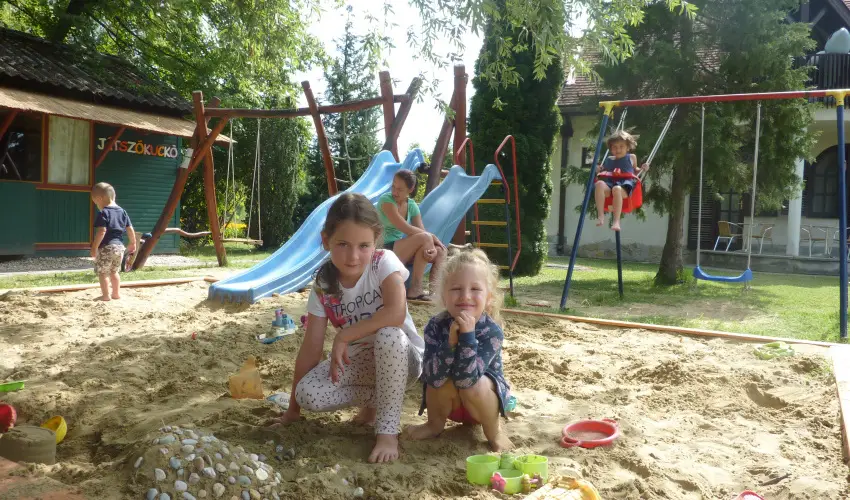 Zsanett Hotel Balatonkeresztr - Augusztus 20.