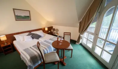 Zsanett Hotel Balatonkeresztr