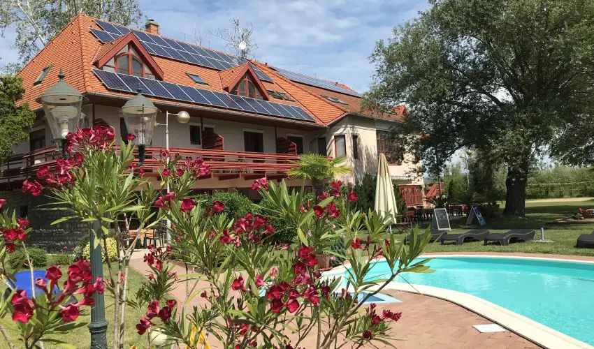 Zsanett Hotel Balatonkeresztr - Augusztus 20.