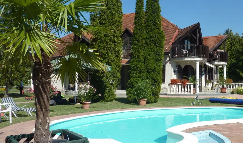 Zsanett Hotel Balatonkeresztr - Augusztus 20.