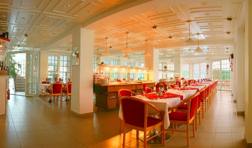 Kt Korona Konferencia & Wellness Hotel Balatonszrsz - Csaldi karcsony s nnepek Kztt (min. 3 j)