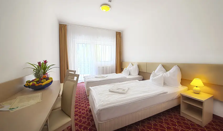 Kt Korona Konferencia & Wellness Hotel Balatonszrsz - Csaldi karcsony s nnepek Kztt (min. 3 j)