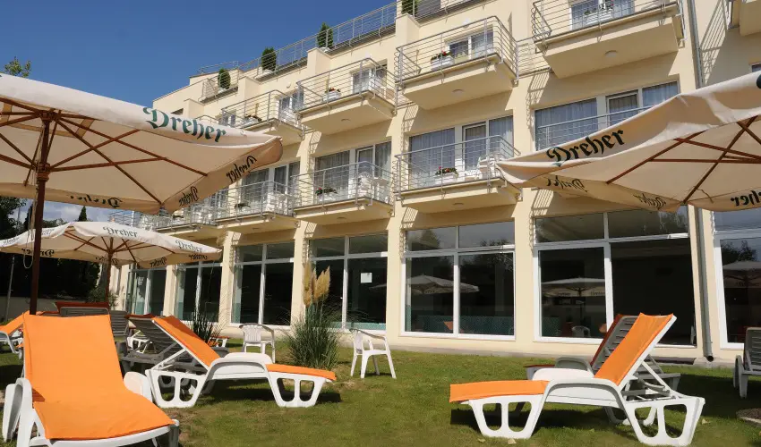 Kt Korona Konferencia & Wellness Hotel Balatonszrsz - Csaldi karcsony s nnepek Kztt (min. 3 j)