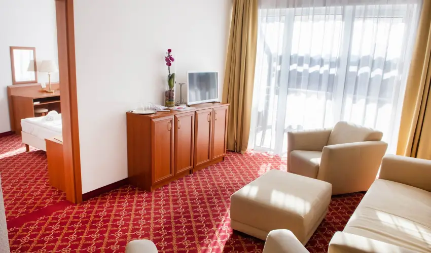 Kt Korona Konferencia & Wellness Hotel Balatonszrsz - Csaldi karcsony s nnepek Kztt (min. 3 j)