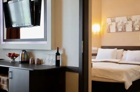 La Riva Hotel - M�jus 1. (min. 2 �j)