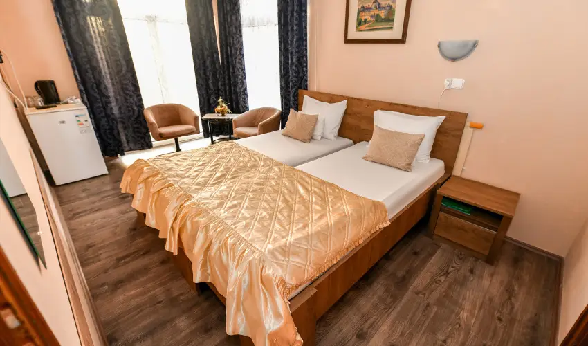 Lag�na Panzi� Sz�nt�d - Balatoni kedvezm�nyes �rak (1 �jt�l)