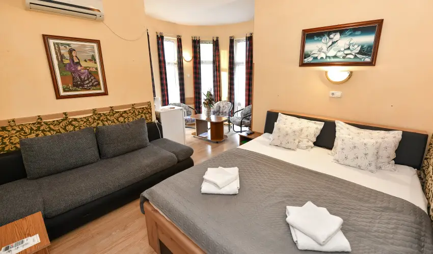 Lag�na Panzi� Sz�nt�d - Balatoni kedvezm�nyes �rak (1 �jt�l)