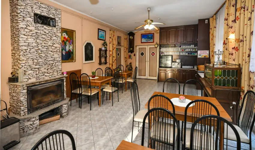 Lag�na Panzi� Sz�nt�d - Balatoni kedvezm�nyes �rak (1 �jt�l)