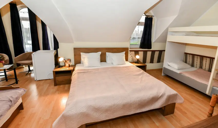 Lag�na Panzi� Sz�nt�d - Balatoni kedvezm�nyes �rak (1 �jt�l)