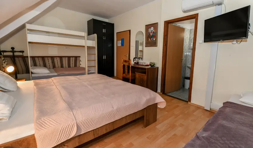 Lag�na Panzi� Sz�nt�d - Balatoni kedvezm�nyes �rak (1 �jt�l)