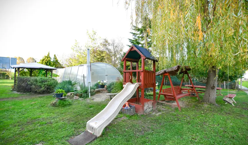 Lag�na Panzi� Sz�nt�d - Balatoni kedvezm�nyes �rak (1 �jt�l)