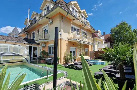 Napsug�r Apartmanh�z - Balatoni kedvezm�nyes �rak