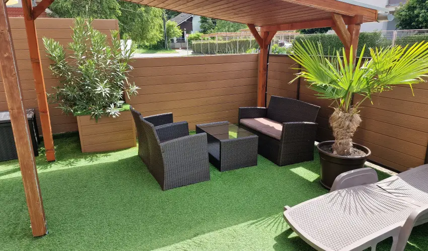 Napsug�r Apartmanh�z Si�fok - Balatoni kedvezm�nyes �rak (1 �jt�l)