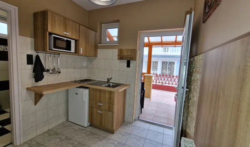 Napsug�r Apartmanh�z Si�fok - Balatoni kedvezm�nyes �rak (1 �jt�l)