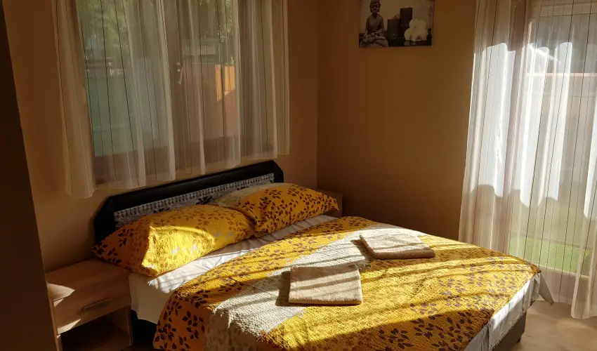 Napsug�r Apartmanh�z Si�fok - Balatoni kedvezm�nyes �rak (1 �jt�l)