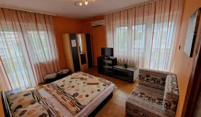 Napsug�r Apartmanh�z Si�fok