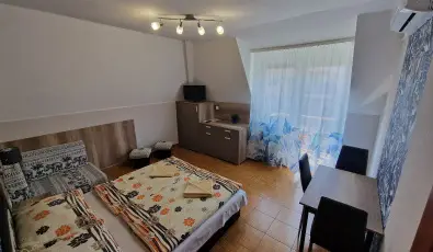 Napsug�r Apartmanh�z Si�fok